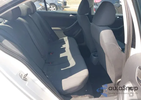 2011 Volkswagen Jetta 2.0L S z USA, uszkodzony, nr VIN 3VW2K7AJ8BM090191